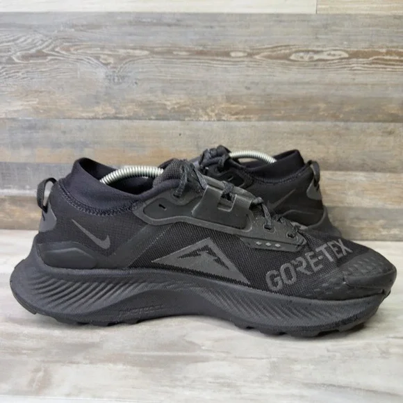 Nike Pegasus Trail 3 GTX Mens Size 11 Running Shoes Black Dark Smoke DC8793-001 - Picture 5 of 12